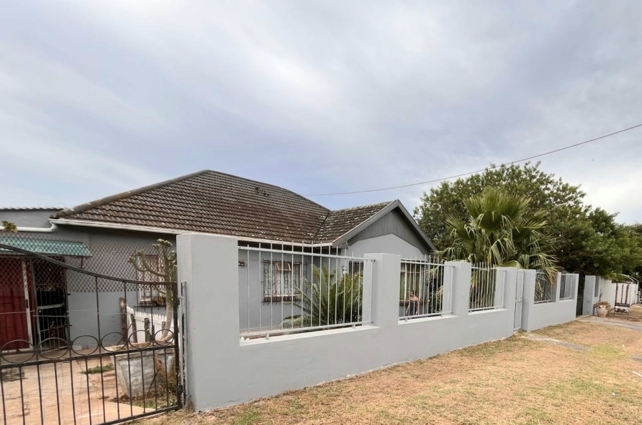 3 Bedroom Property for Sale in Heuwelkruin Eastern Cape